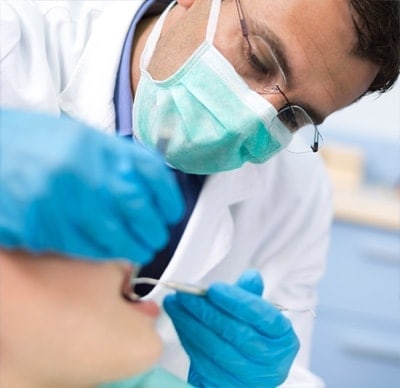 Ar dantų implantai tikrai geriausias būdas atstatyti dantis?